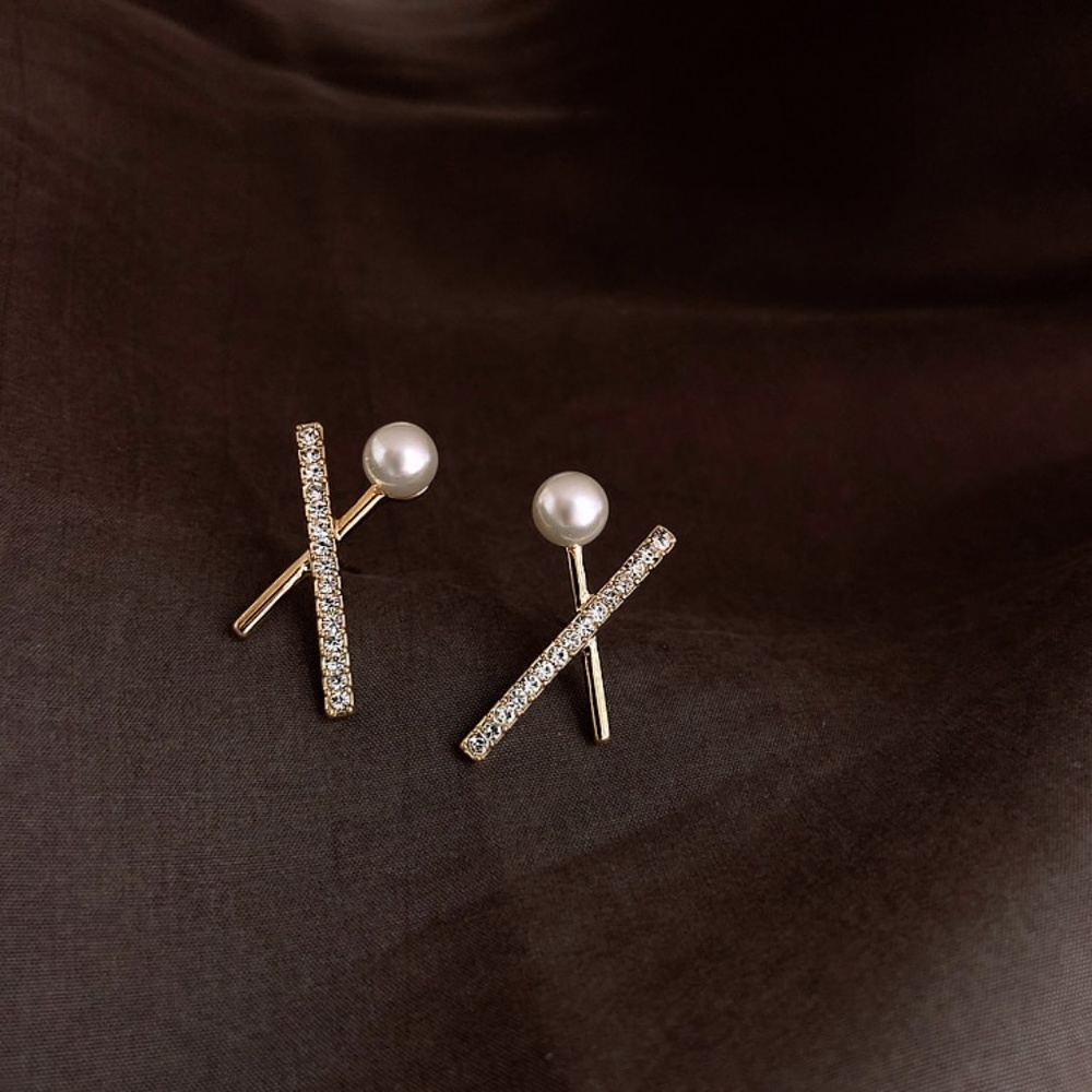 Geometric X Pearl and Diamond Earring Silver Color - Picture 2 of 6